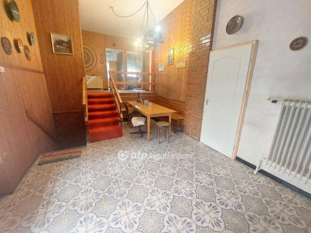 Eladó családi ház, Kecelen 35 M Ft, 5 szobás