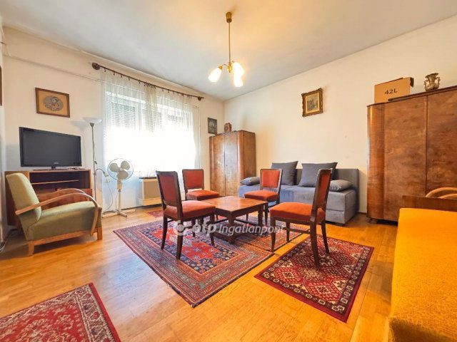 Eladó téglalakás, Pápán 24.99 M Ft, 1 szobás