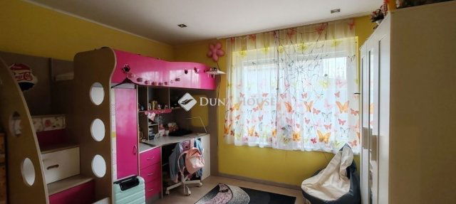 Eladó családi ház, Ócsán 89.99 M Ft, 6 szobás