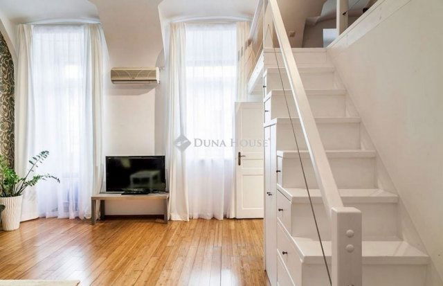 Eladó téglalakás, Budapesten, VII. kerületben 71.9 M Ft