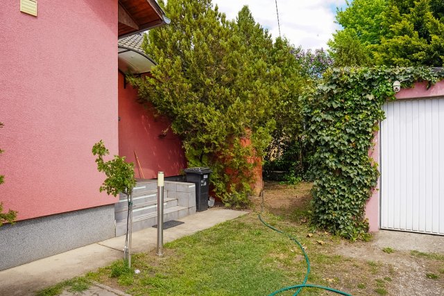 Eladó családi ház, Tökölön 75.2 M Ft, 2 szobás