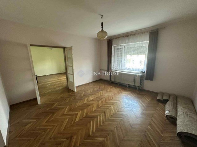 Eladó családi ház, Adonyban 55.5 M Ft, 5 szobás