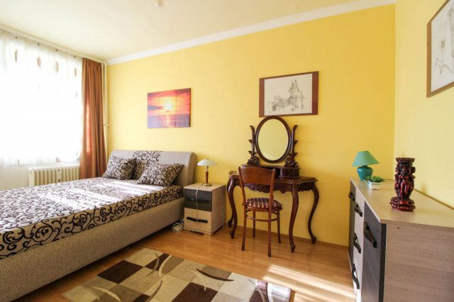 Kiadó téglalakás, albérlet, Debrecenben 250 E Ft / hó, 3 szobás