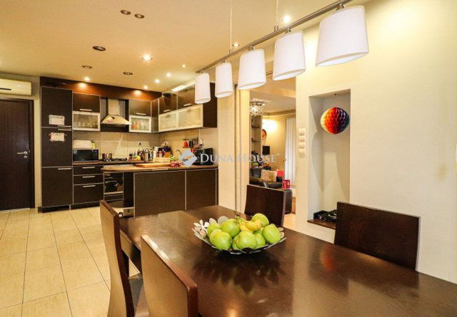 Eladó családi ház, Mogyoródon 189.9 M Ft, 5 szobás