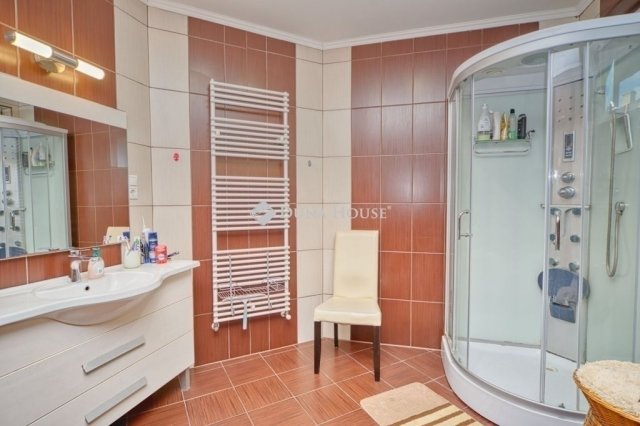 Eladó családi ház, Szigetbecsén 135 M Ft, 4 szobás