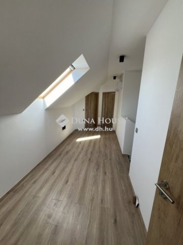 Eladó családi ház, Balatonvilágoson 115 M Ft, 5 szobás