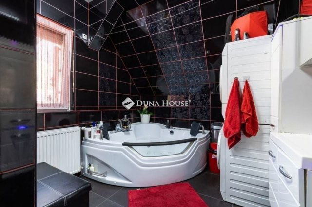 Eladó téglalakás, Gyömrőn 104.9 M Ft, 5 szobás