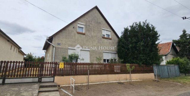 Eladó családi ház, Szentlőrinckátán 35 M Ft, 3 szobás