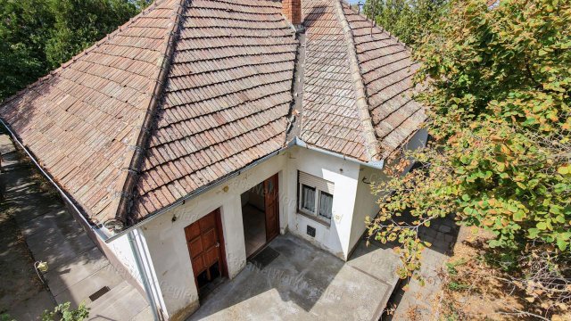 Eladó családi ház, Cegléden 49.9 M Ft, 3 szobás