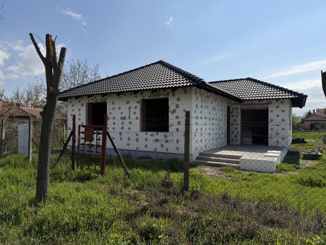 Eladó családi ház, Abonyban 58 M Ft, 3 szobás