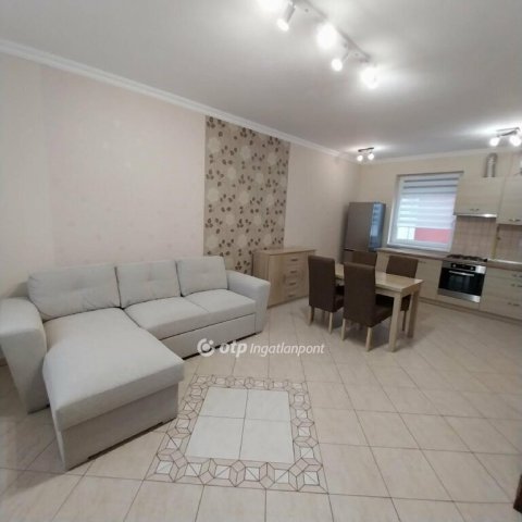 Kiadó téglalakás, albérlet, Nyíregyházán 170 E Ft / hó