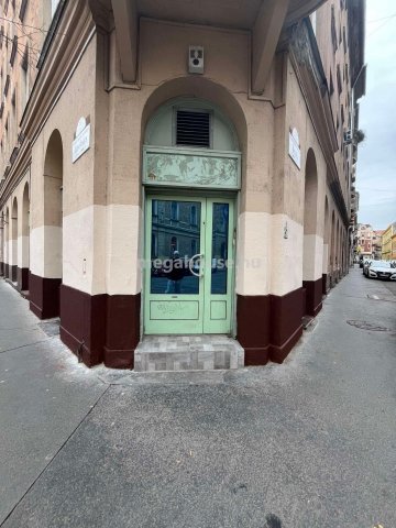 Eladó téglalakás, Budapesten, VIII. kerületben, József utcában