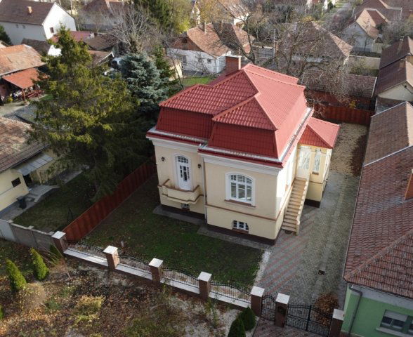 Eladó családi ház, Jászberényben 84.5 M Ft, 5 szobás