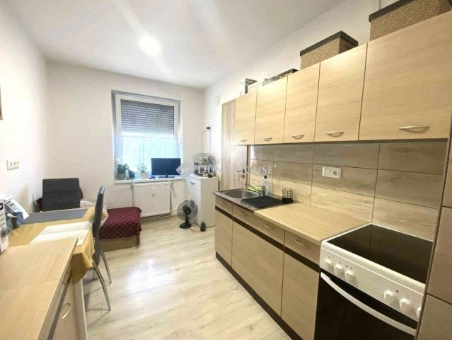 Eladó téglalakás, Nyergesújfaluban 36.9 M Ft, 2 szobás