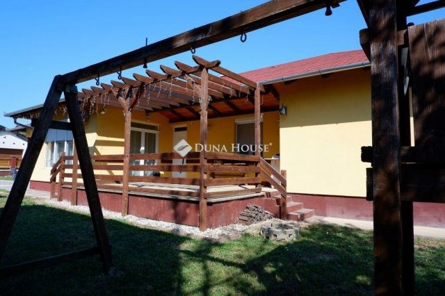 Eladó családi ház, Székesfehérvárott 135 M Ft, 5 szobás