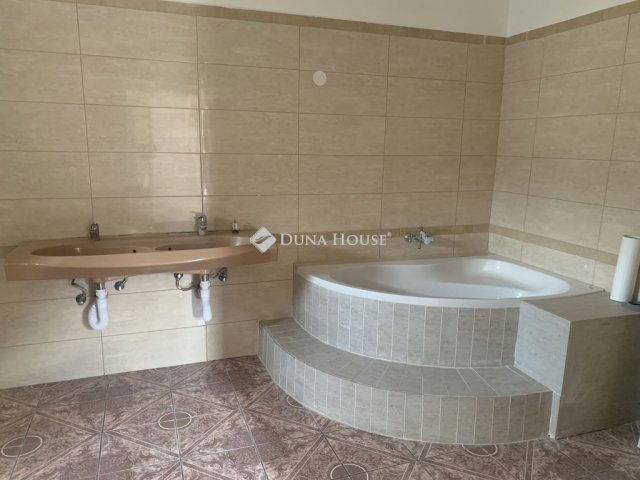 Eladó családi ház, Tolnán 36.5 M Ft, 3 szobás