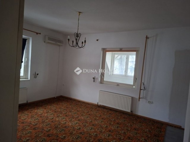 Eladó családi ház, Sülysápon 95.5 M Ft, 5 szobás