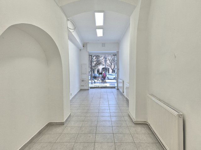 Kiadó ipari ingatlan, Sopronban 150 E Ft / hó