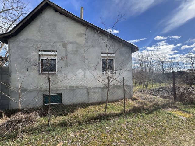 Eladó mezogazdasagi ingatlan, Baján 7.9 M Ft, 4 szobás