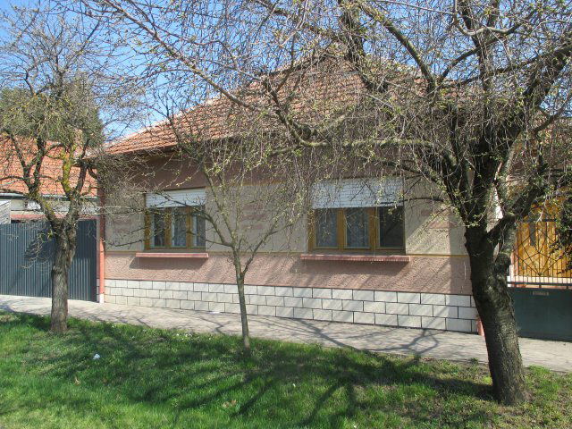 Eladó családi ház, Békéscsabán 35.9 M Ft, 3 szobás