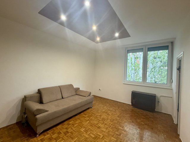 Eladó téglalakás, Nyíregyházán 27.9 M Ft, 1 szobás