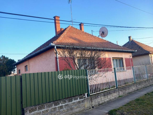 Eladó családi ház, Kalocsán 30 M Ft, 2+1 szobás