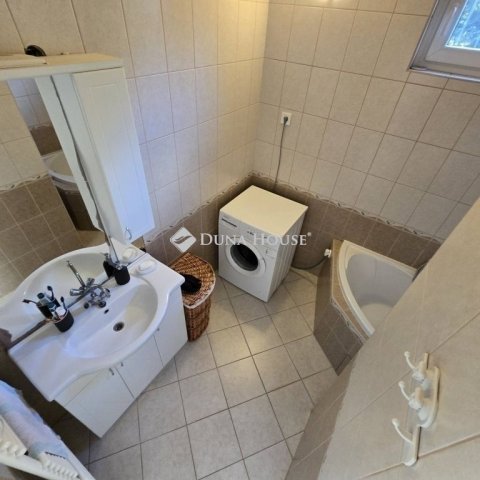 Eladó családi ház, Kecskeméten 95 M Ft, 3 szobás