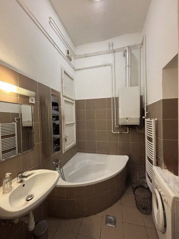 Eladó téglalakás, Budapesten, VII. kerületben 145 M Ft, 1 szobás