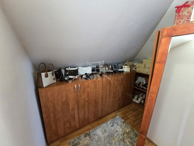 Eladó családi ház, Baján 75 M Ft, 5+1 szobás