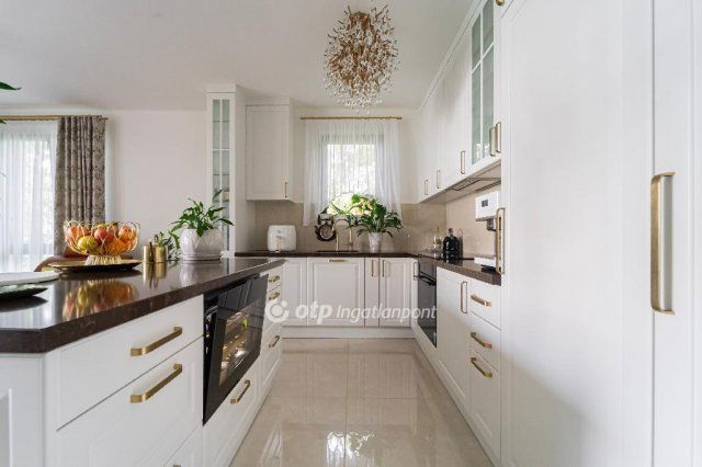 Eladó téglalakás, Budapesten, XII. kerületben 399.9 M Ft