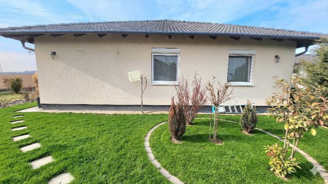 Eladó családi ház, Dunavarsányban 129 M Ft, 4 szobás