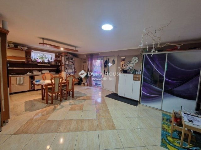 Eladó családi ház, Tárnokon 109.901 M Ft, 6 szobás
