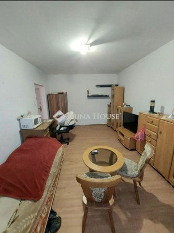 Eladó panellakás, Szegeden, Pentelei soron 35.9 M Ft, 1 szobás