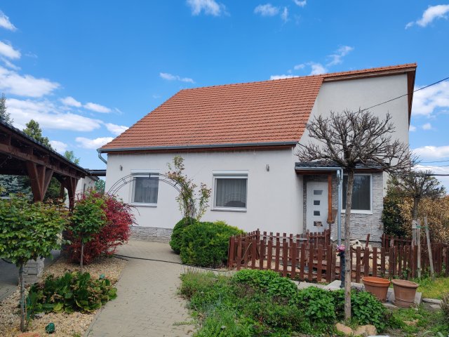 Eladó családi ház, Tószegen 129 M Ft, 4 szobás