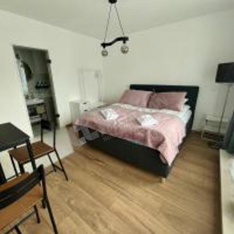 Kiadó téglalakás, albérlet, VI. kerületben, Csengery utcában