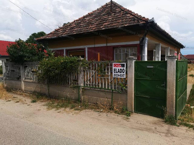 Eladó családi ház, Tápiószentmártonon 16.5 M Ft, 3 szobás