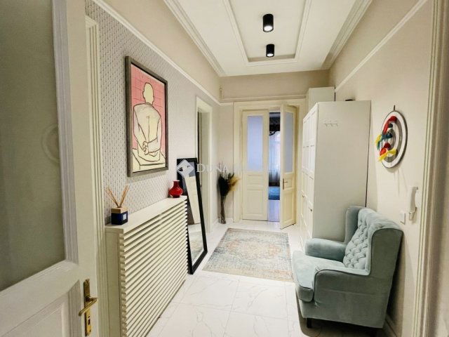 Eladó téglalakás, Budapesten, VI. kerületben 165 M Ft, 4 szobás