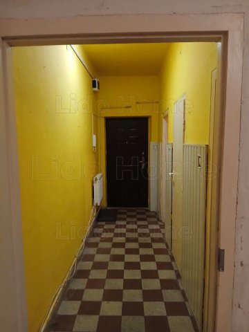 Eladó téglalakás, Oroszlányban 26 M Ft, 2 szobás