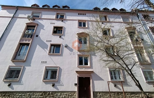 Eladó téglalakás, Pécsett 24.9 M Ft, 1 szobás