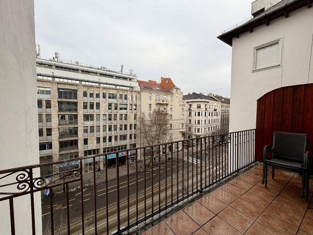 Eladó téglalakás, Budapesten, XI. kerületben, Bartók Béla úton