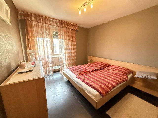 Eladó panellakás, Pécsett, Lahti utcában 54 M Ft, 3 szobás