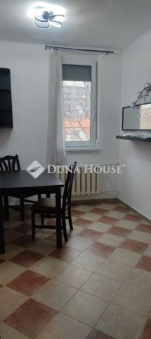Eladó téglalakás, Székesfehérvárott 59.8 M Ft, 3 szobás