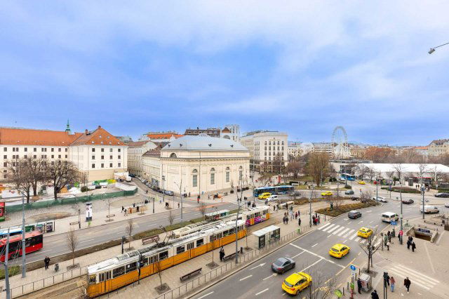 Eladó téglalakás, Budapesten, VII. kerületben, Károly körúton