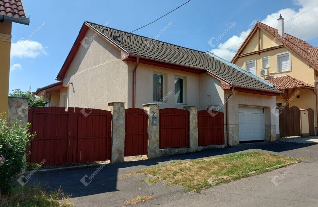 Eladó családi ház, Kaposváron 136.9 M Ft, 4 szobás