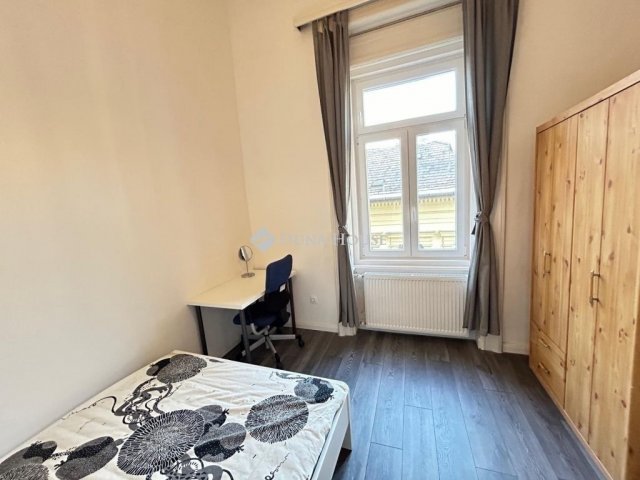 Eladó téglalakás, Budapesten, V. kerületben 199.9 M Ft, 5 szobás