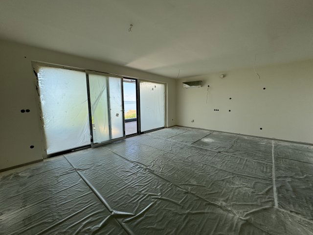 Eladó téglalakás, Balatonszemesen 127.9 M Ft, 3 szobás