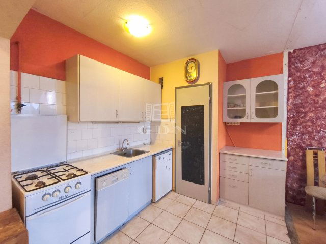 Eladó téglalakás, Zalaegerszegen 30.999 M Ft, 3 szobás