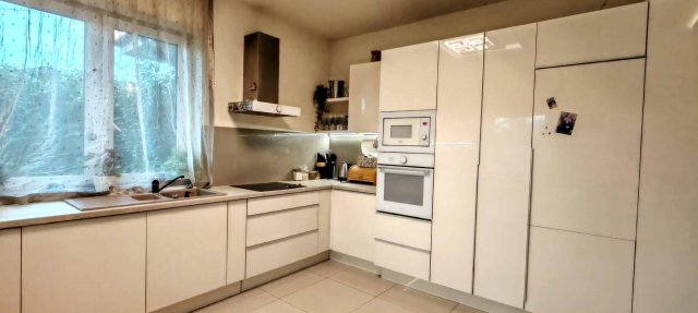 Eladó ikerház, Nyíregyházán 159.9 M Ft, 4+2 szobás