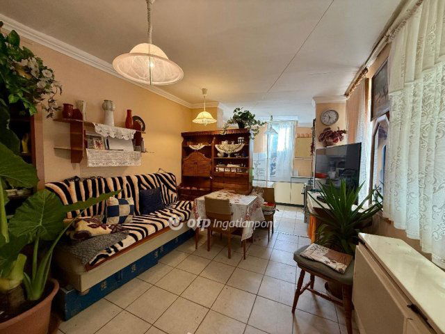 Eladó családi ház, Mályin 49.9 M Ft, 6 szobás