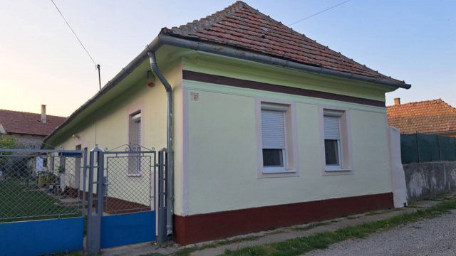 Eladó családi ház, Göncön 20 M Ft, 2 szobás